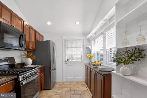 Entry Way - 660 Washington Blvd, Baltimore, MD 21230 photo 7 of 13