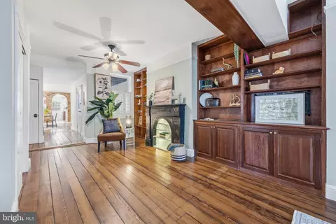 Entry Way - 660 Washington Blvd, Baltimore, MD 21230 photo 1 of 13