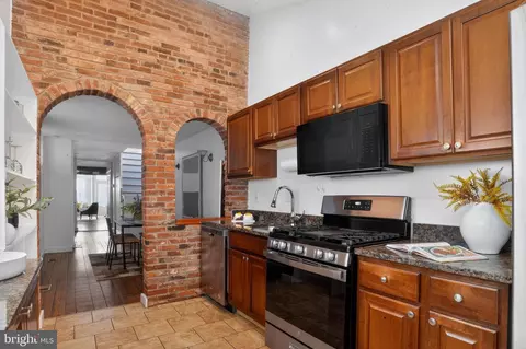 Entry Way - 660 Washington Blvd, Baltimore, MD 21230 photo 8 of 13