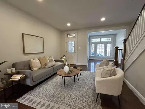 Living - 3217 Shannon Dr, Baltimore, MD 21213 photo 2 of 3