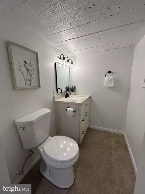 Bath - 3217 Shannon Dr, Baltimore, MD 21213 photo 5 of 5