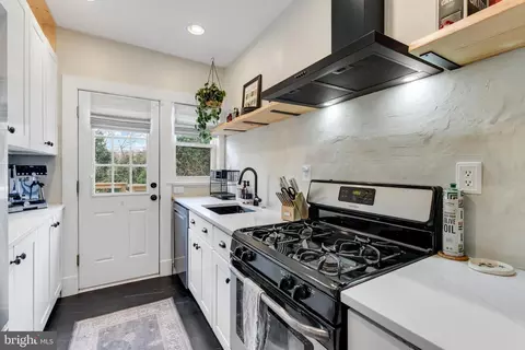 5300 Tramore Rd, Baltimore, MD 21214 photo 18
