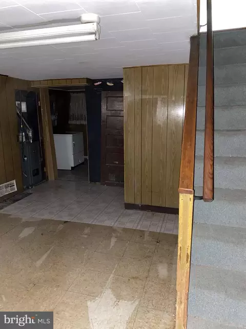 Entry Way - 610 Rappolla St, Baltimore, MD 21224 photo 4 of 4