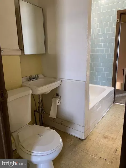 Bath - 610 Rappolla St, Baltimore, MD 21224 photo 1 of 3