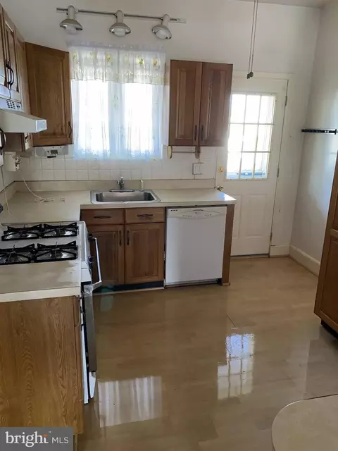 Kitchen - 610 Rappolla St, Baltimore, MD 21224 photo 3 of 5