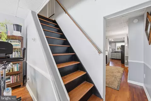Entry Way - 3500 E Fairmount Ave, Baltimore, MD 21224 photo 3 of 4