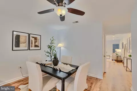 Dining - 4 S East Ave, Baltimore, MD 21224 photo 2 of 4