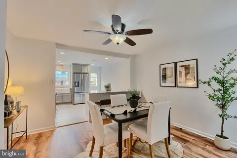 Dining - 4 S East Ave, Baltimore, MD 21224 photo 1 of 4