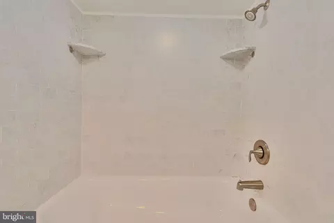 Bath - 4 S East Ave, Baltimore, MD 21224 photo 5 of 5
