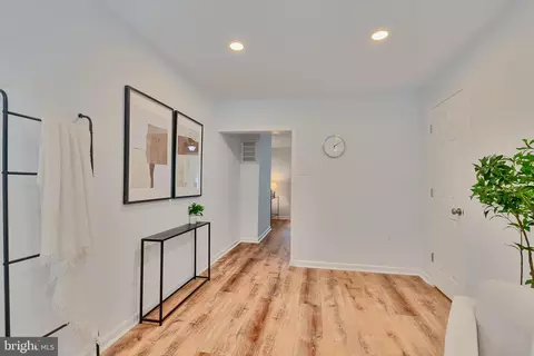 Entry Way - 4 S East Ave, Baltimore, MD 21224 photo 1 of 4
