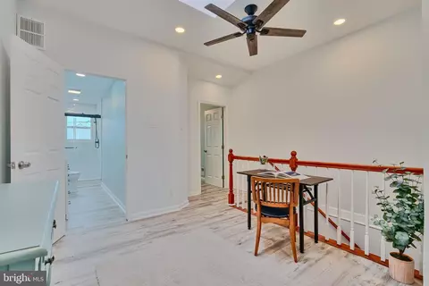 Entry Way - 4 S East Ave, Baltimore, MD 21224 photo 3 of 4