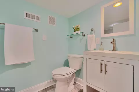 Bath - 4 S East Ave, Baltimore, MD 21224 photo 4 of 5