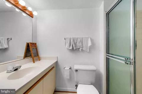 Bath - 2920 Toone St, Baltimore, MD 21224 photo 3 of 4