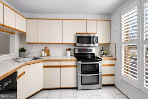 Kitchen - 2920 Toone St, Baltimore, MD 21224 photo 1 of 2