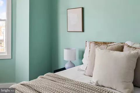Bedroom - 2500 Brookfield Ave, Baltimore, MD 21217 photo 2 of 6