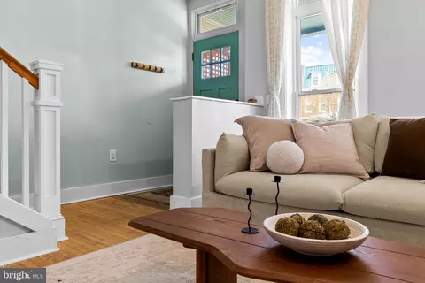 Entry Way - 2500 Brookfield Ave, Baltimore, MD 21217 photo 2 of 4