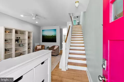 Entry Way - 2500 Brookfield Ave, Baltimore, MD 21217 photo 1 of 4