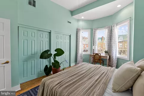 Bedroom - 2500 Brookfield Ave, Baltimore, MD 21217 photo 4 of 6