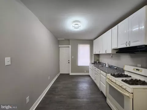 Entry Way - 1634 N Wolfe St, Baltimore, MD 21213 photo 5 of 11
