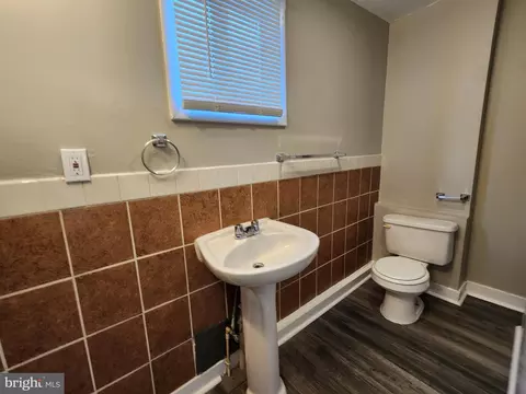 Bath - 1634 N Wolfe St, Baltimore, MD 21213 photo 4 of 5