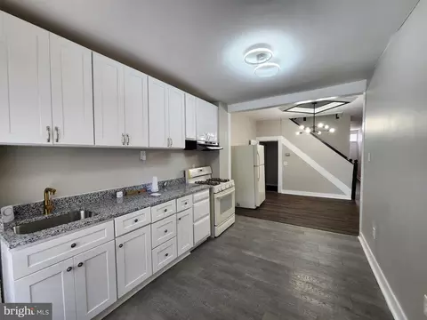 Entry Way - 1634 N Wolfe St, Baltimore, MD 21213 photo 6 of 11