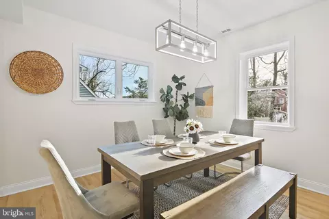 Dining - 402 Westgate Rd, Baltimore, MD 21229 photo 3 of 3