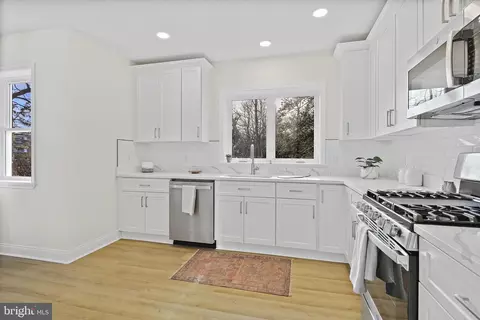 Kitchen - 402 Westgate Rd, Baltimore, MD 21229 photo 2 of 2