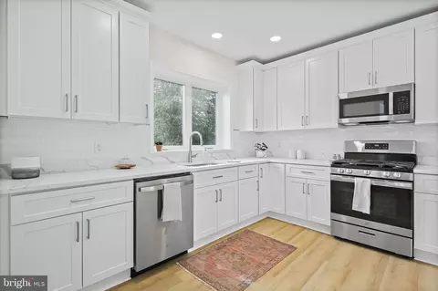 Kitchen - 402 Westgate Rd, Baltimore, MD 21229 photo 1 of 2