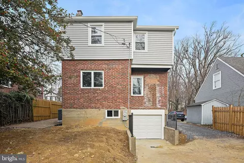 Exterior - 402 Westgate Rd, Baltimore, MD 21229 photo 9 of 10