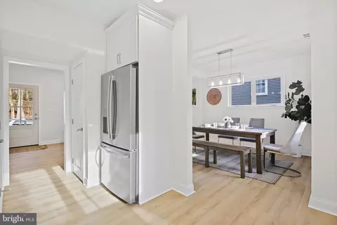 Entry Way - 402 Westgate Rd, Baltimore, MD 21229 photo 1 of 1