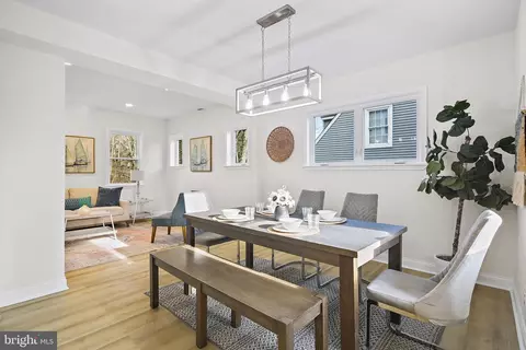 Dining - 402 Westgate Rd, Baltimore, MD 21229 photo 1 of 3