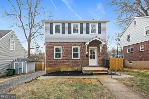 Exterior - 402 Westgate Rd, Baltimore, MD 21229 photo 5 of 10