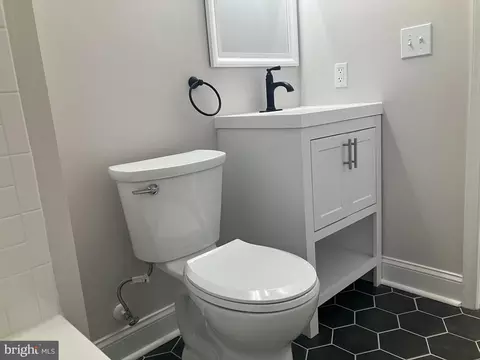 Bath - 3338 Elmora Ave, Baltimore, MD 21213 photo 1 of 2
