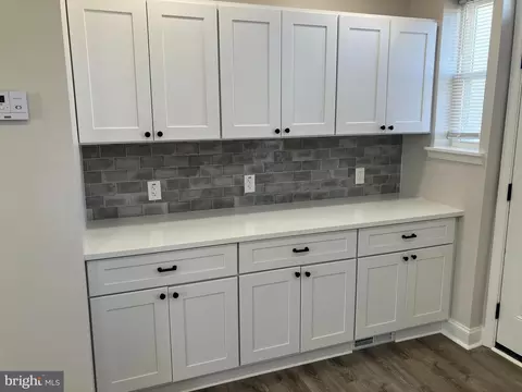 Entry Way - 3338 Elmora Ave, Baltimore, MD 21213 photo 2 of 3