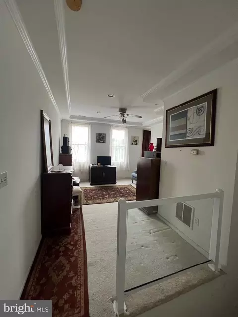 Entry Way - 1205 Argyle Ave, Baltimore, MD 21217 photo 1 of 1