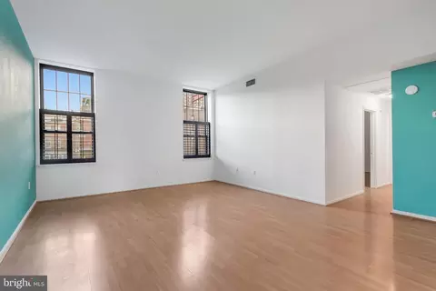 Living - 1011 Hunter St #E-4, Baltimore, MD 21202 photo 2 of 7