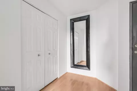 Entry Way - 1011 Hunter St #E-4, Baltimore, MD 21202 photo 1 of 2