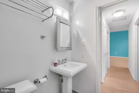 Entry Way - 1011 Hunter St #E-4, Baltimore, MD 21202 photo 2 of 2
