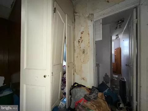 Entry Way - 2667 Saint Benedict St, Baltimore, MD 21223 photo 6 of 8