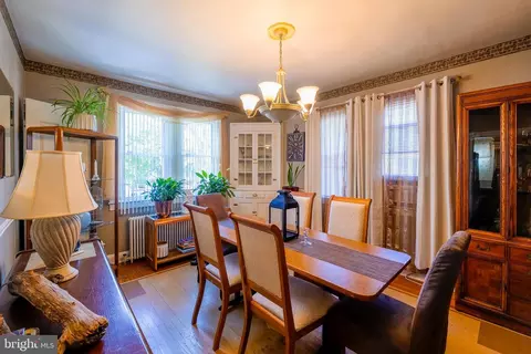 Dining - 5320 Grindon Ave, Baltimore, MD 21214 photo 3 of 3