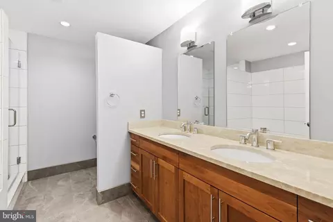 Bath - 1200 Steuart St #1035, Baltimore, MD 21230 photo 3 of 5