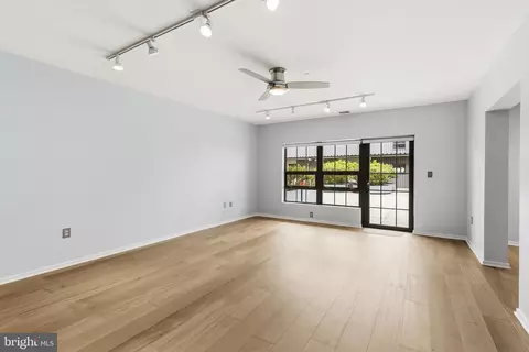 Living - 1200 Steuart St #1035, Baltimore, MD 21230 photo 1 of 3