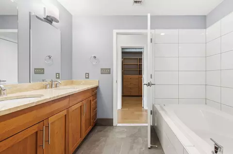 Bath - 1200 Steuart St #1035, Baltimore, MD 21230 photo 5 of 5