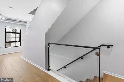 Entry Way - 1200 Steuart St #1035, Baltimore, MD 21230 photo 4 of 7