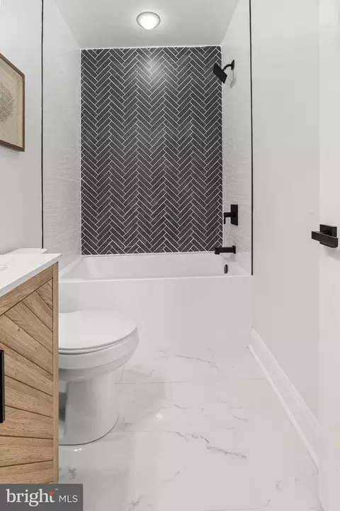 Bath - 1631 E Oliver St, Baltimore, MD 21213 photo 3 of 5