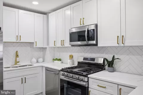 Kitchen - 2010 E Lafayette Ave, Baltimore, MD 21213 photo 3 of 3