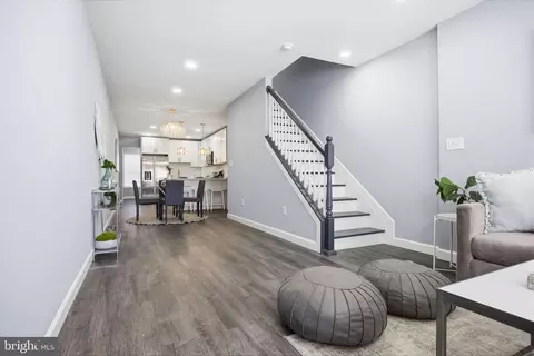 Entry Way - 2010 E Lafayette Ave, Baltimore, MD 21213 photo 4 of 6