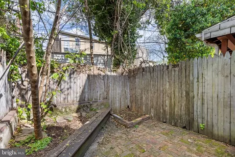 Exterior - 119 Poppleton St S, Baltimore, MD 21201 photo 3 of 4