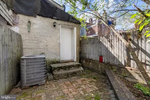 Exterior - 119 Poppleton St S, Baltimore, MD 21201 photo 4 of 4