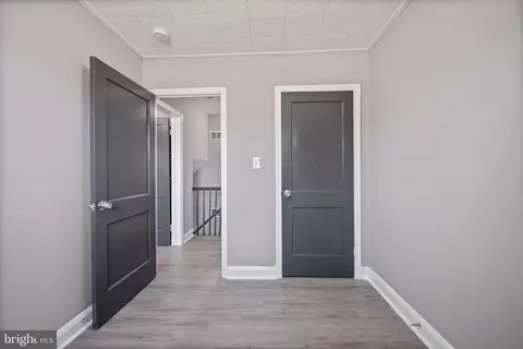 Entry Way - 4927 Sinclair Ln, Baltimore, MD 21206 photo 3 of 6